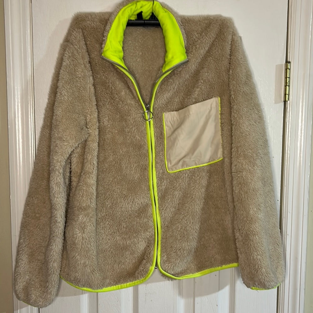 Cozy Teddy Fleece Jacket with Neon Yellow Trim and Chest Pocket Outdoor